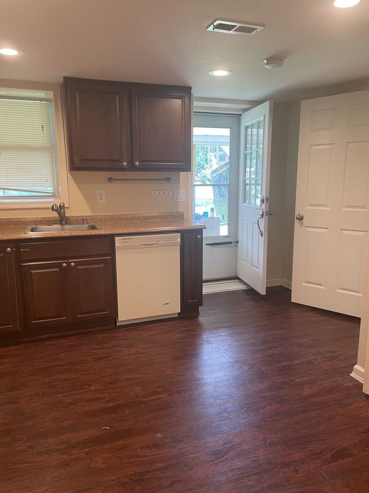 229 Saint Marys Rd #B - Photo 3 of 14