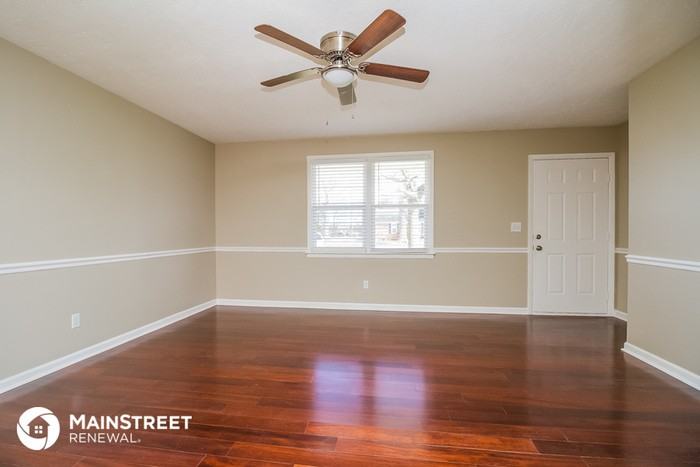 320 Lake Farm Rd - Photo 3 of 16