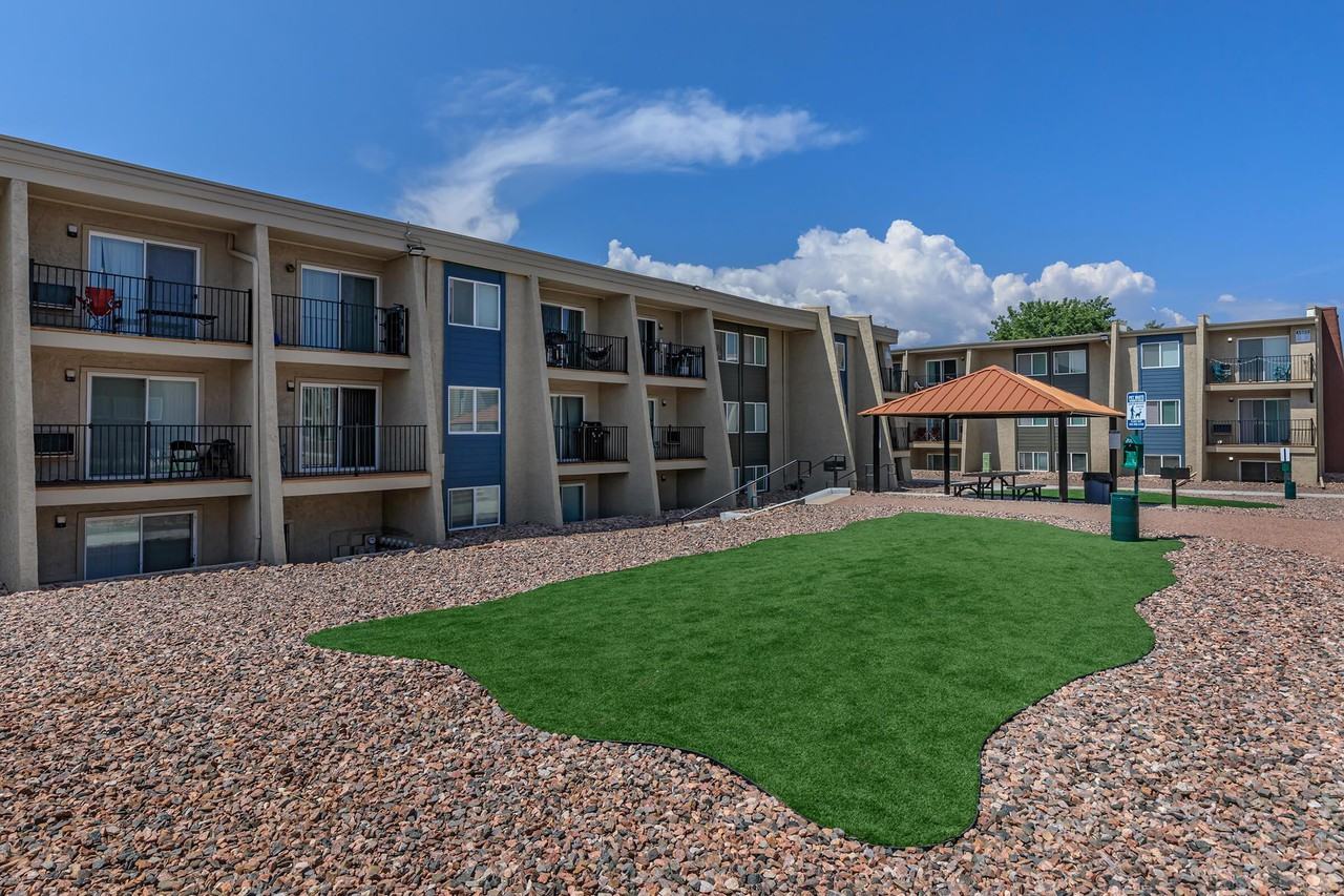 sedona ridge 2713 arlington dr colorado springs co 80910 apartment for rent padmapper
