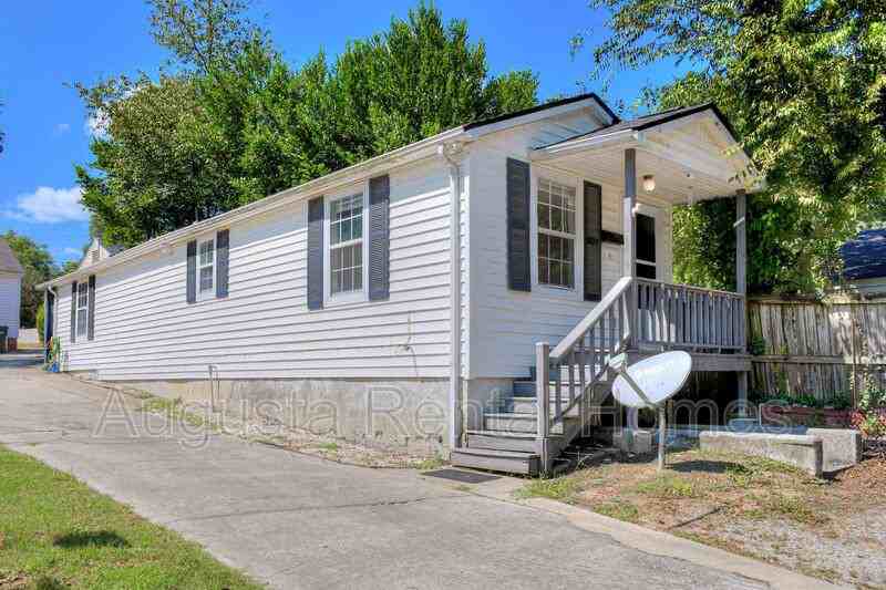 1444 Heard Ave - Photo 2 of 15