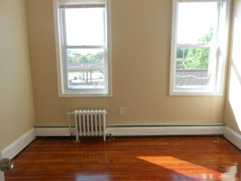 150 Addison St #1 - Photo 3 of 6