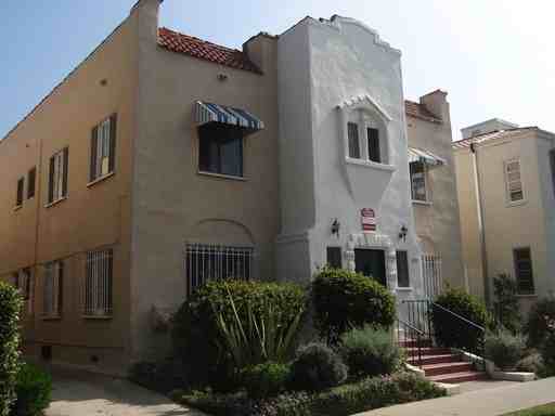 426 N Curson Ave - Photo 2 of 8