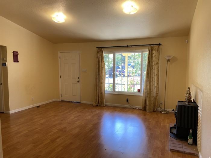 2071 Sunshine Dr - Photo 2 of 29