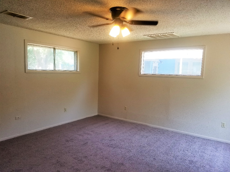 2423 S Pattie St - Photo 3 of 15