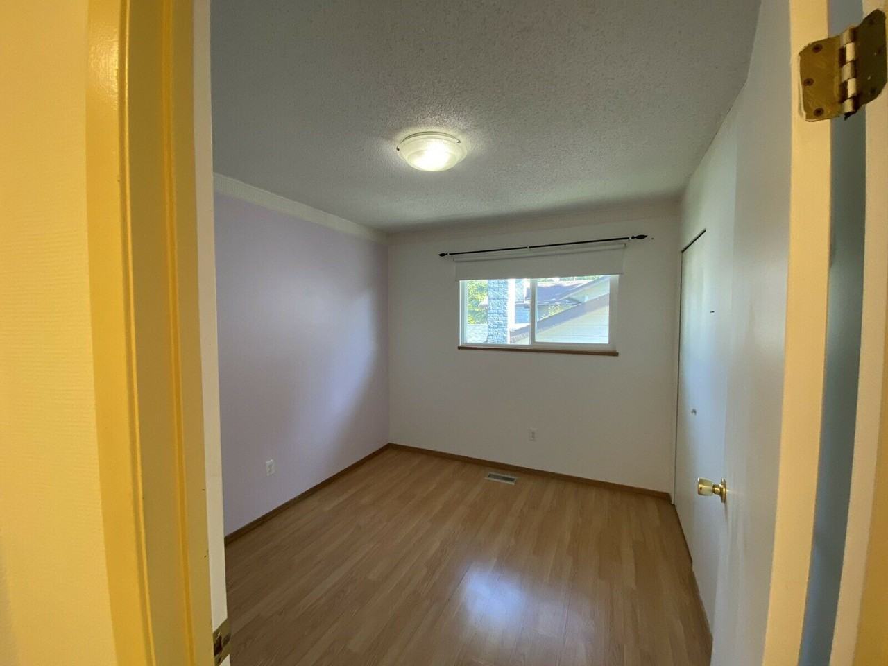 2192 Laurier Avenue - Photo 3 of 10