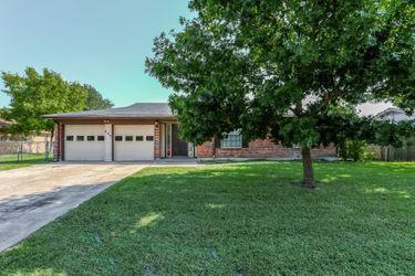 909 Kerry St - Photo 2 of 23