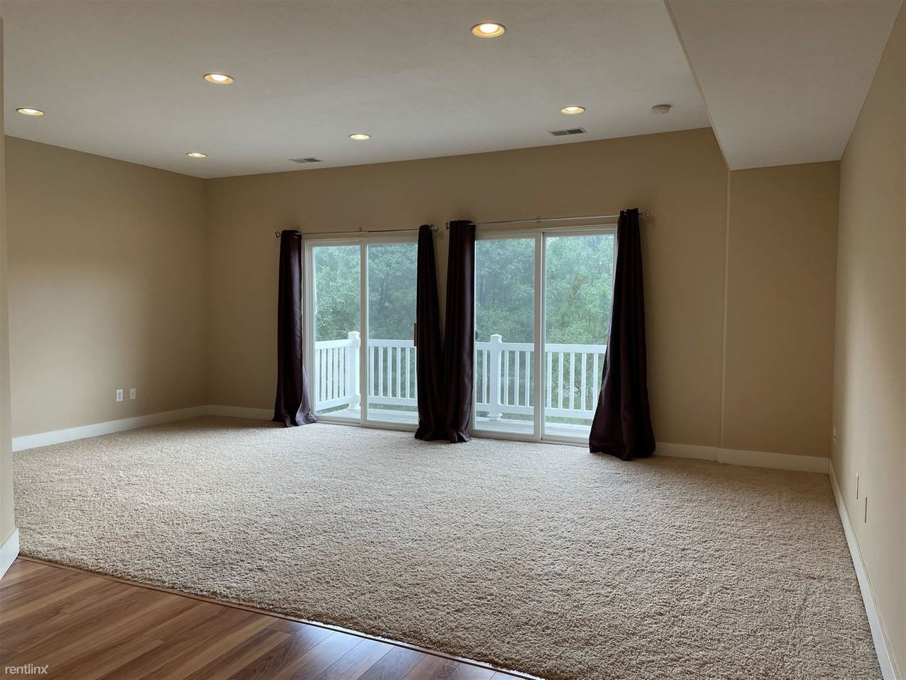 267 S Eastowne Dr - Photo 2 of 14
