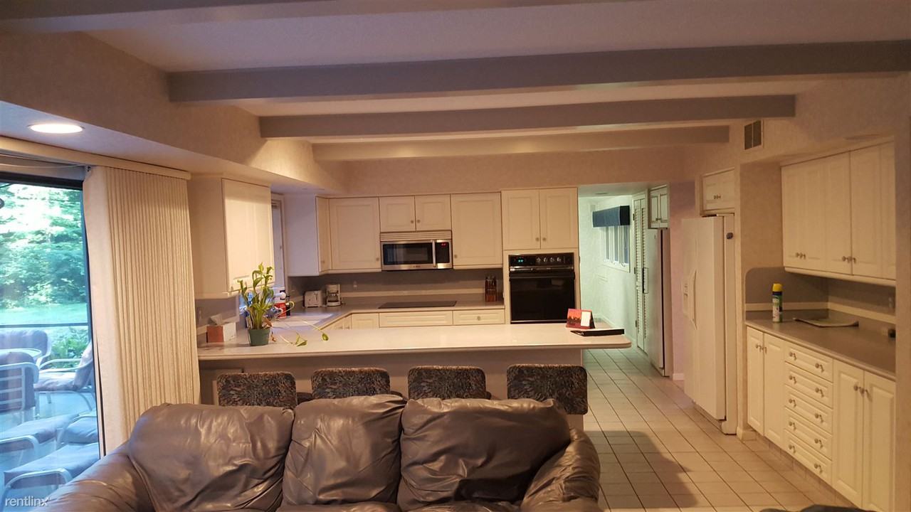 2150 W 32nd St - Photo 3 of 12