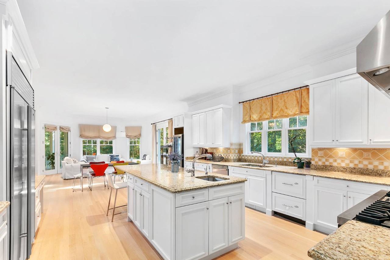 1477 Deerfield Rd - Photo 3 of 17