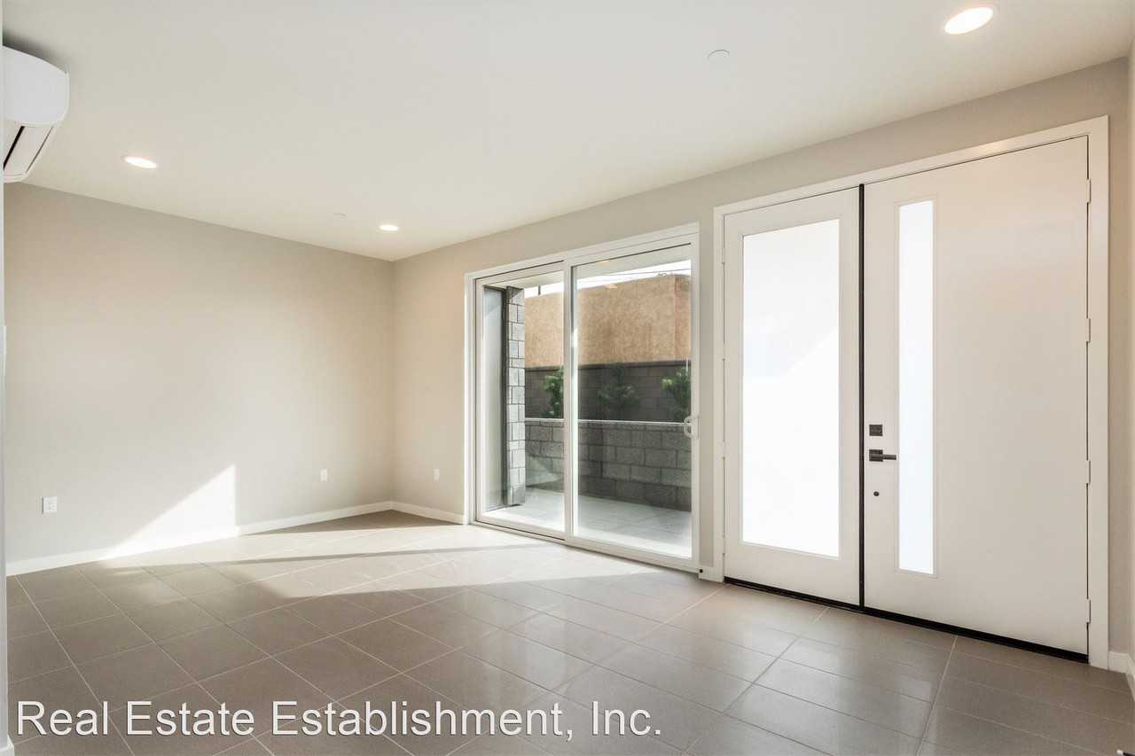 639 Channel Way - Photo 3 of 26