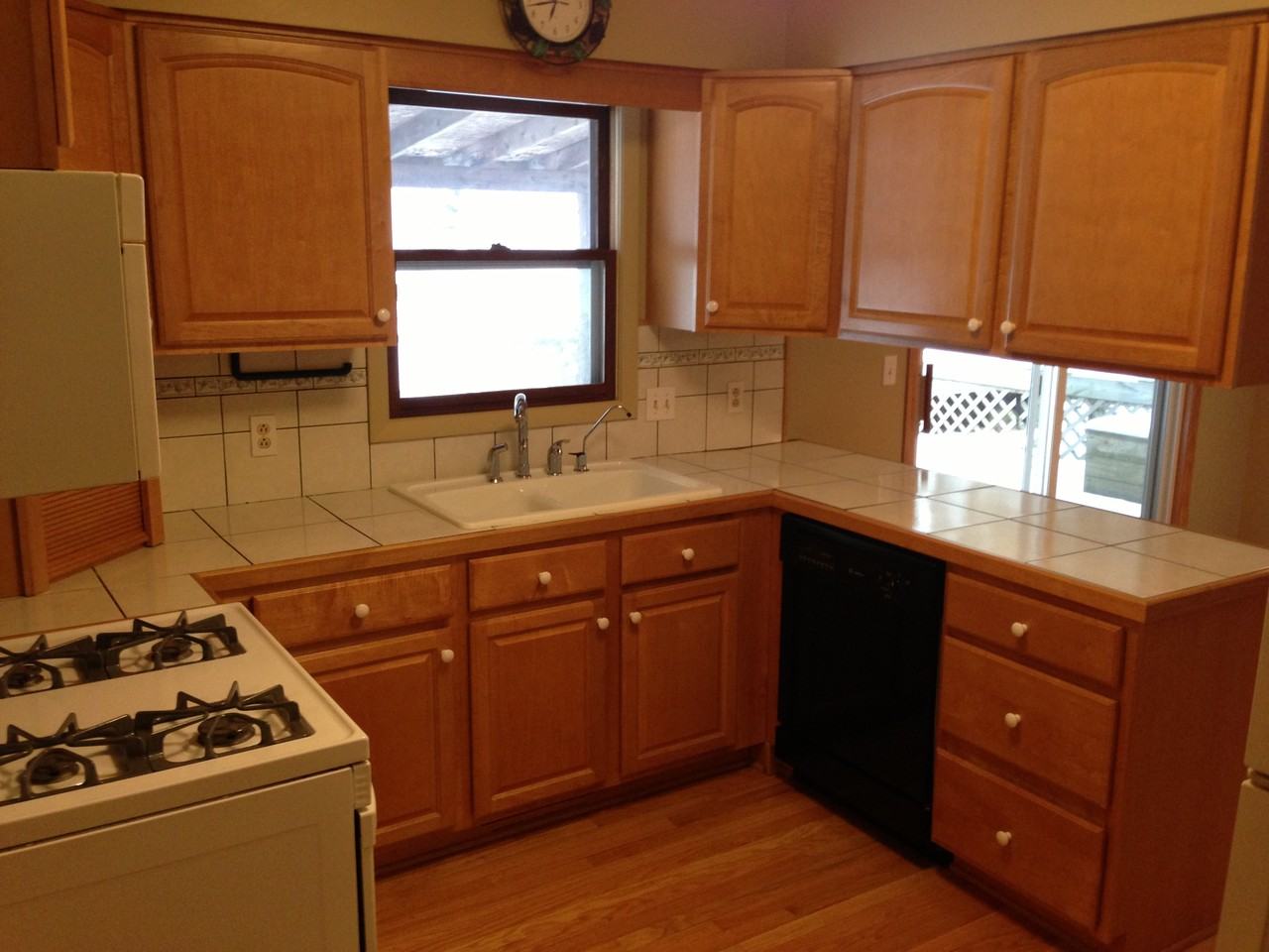 4051 Grand River Dr NE - Photo 2 of 14