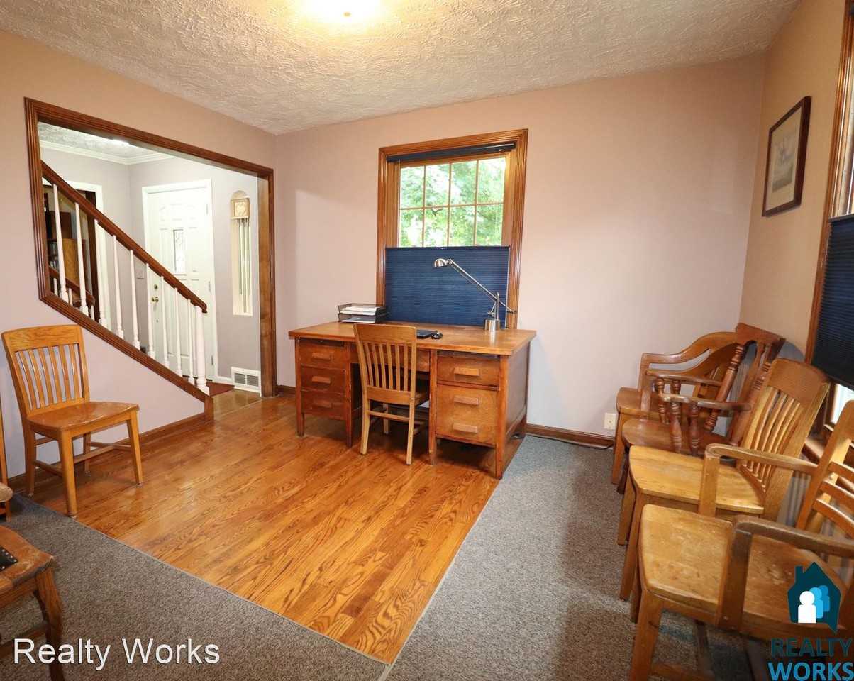 3434 Grimsby Ln - Photo 3 of 22