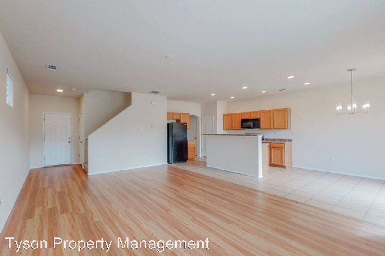 2308 Academic Pl Se - Photo 2 of 23