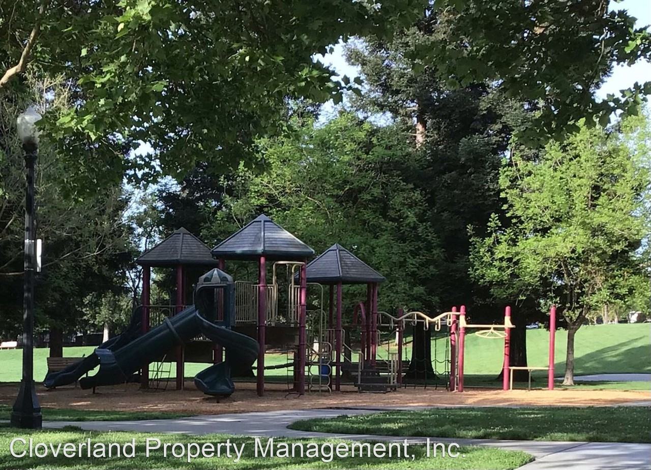 324 Treecrest Cir - Photo 3 of 3