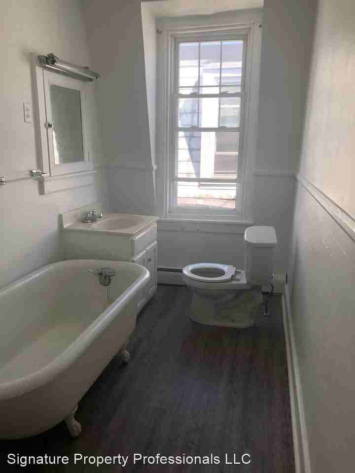 2244 Reading Ave - Photo 3 of 12