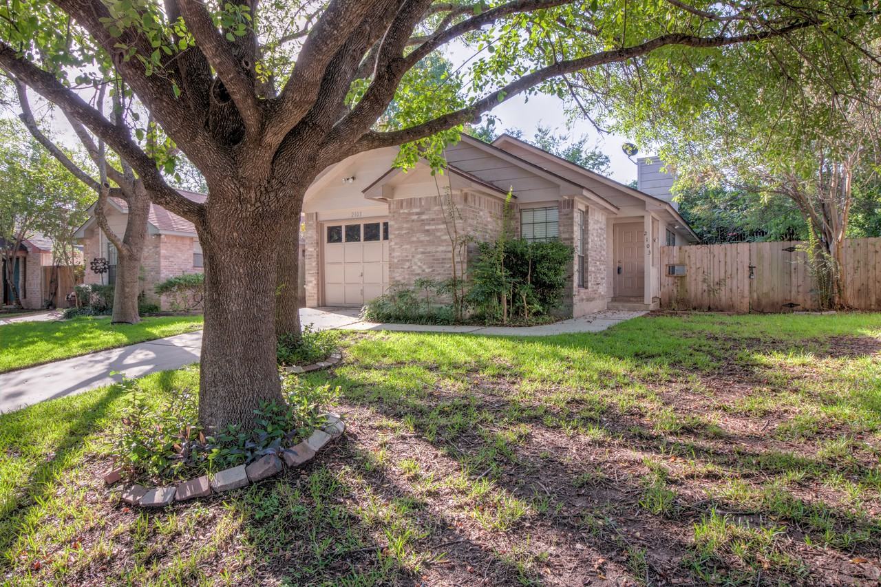 2103 Jasmine Path - Photo 2 of 25