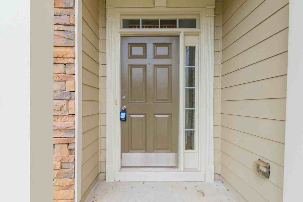 174 Churchcliff Dr - Photo 3 of 50