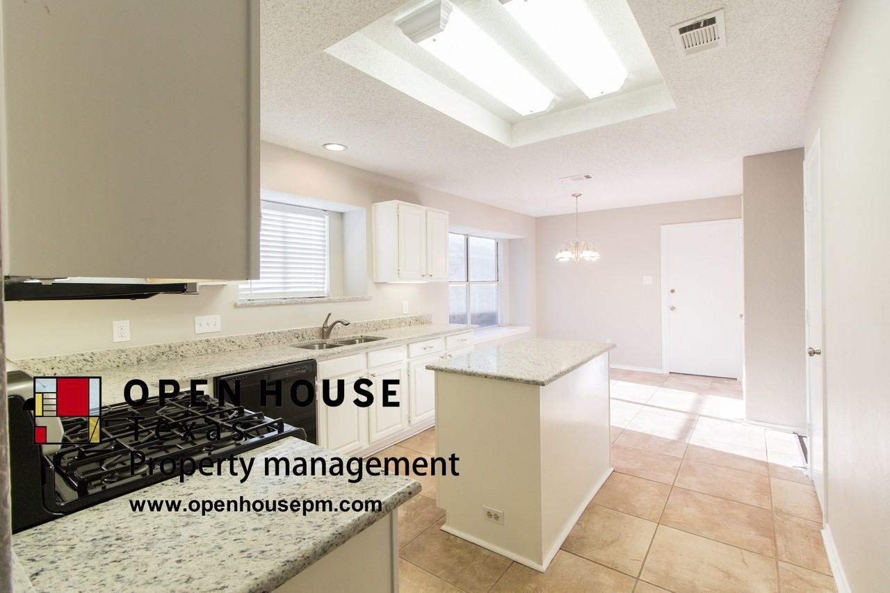 1327 E Branch Hollow Dr - Photo 3 of 11