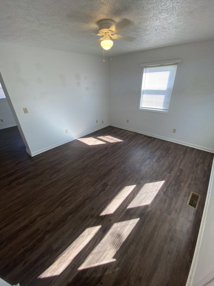 722 S Lindsay St - Photo 2 of 11