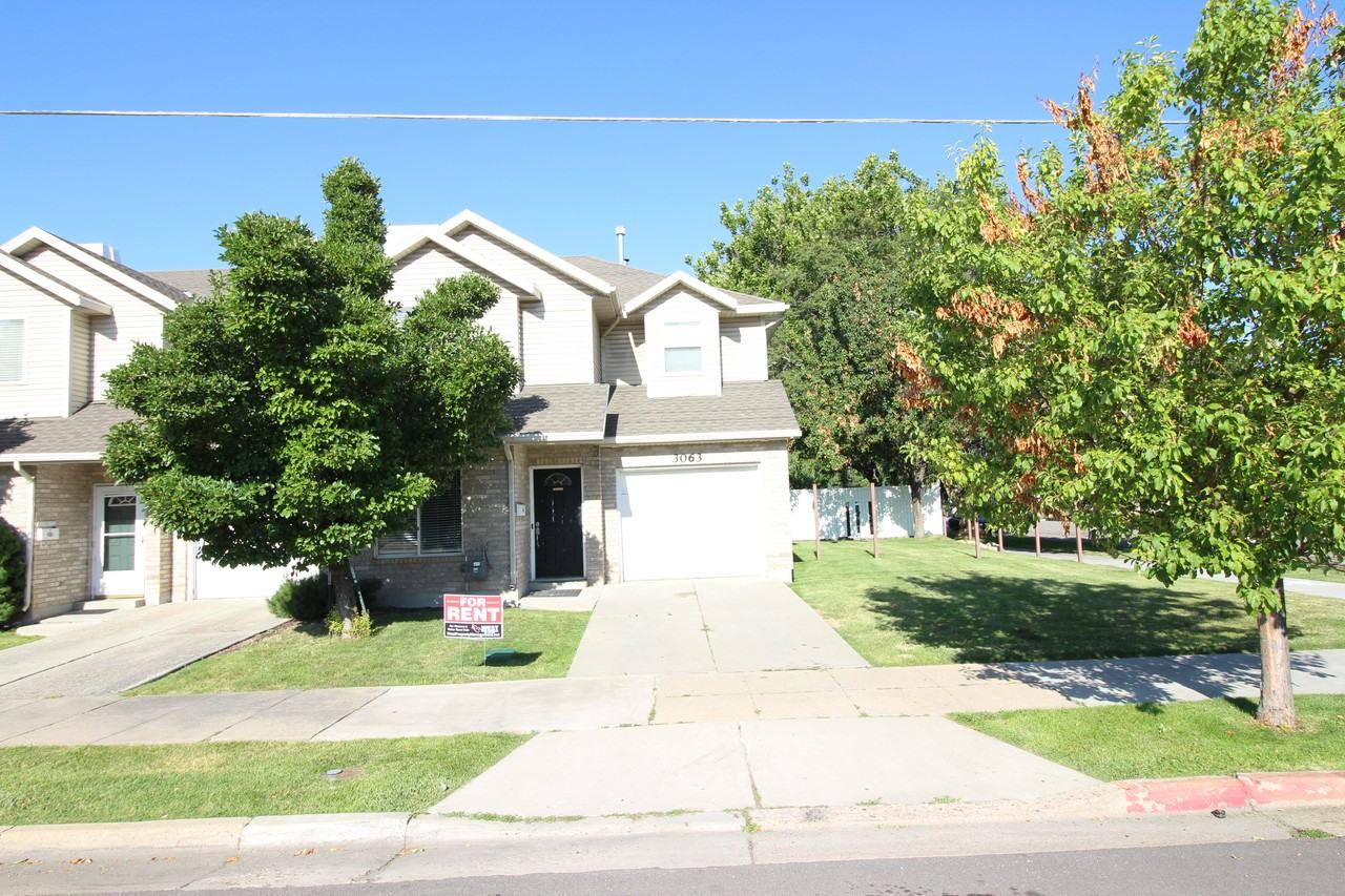3063 Lincoln Ave - Photo 2 of 24