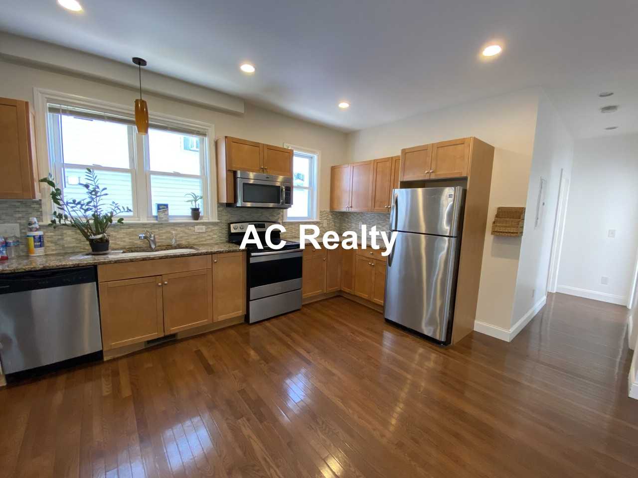 31 Franklin Ave 1 - Photo 2 of 12