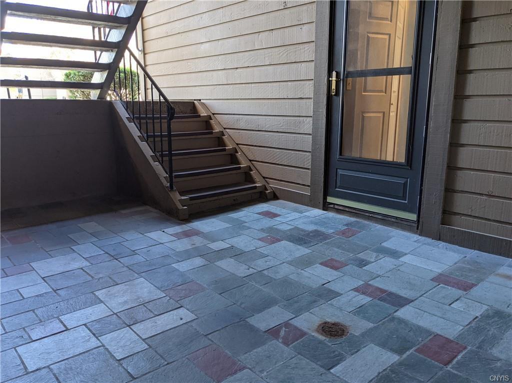 249 Watertree Dr - Photo 2 of 24