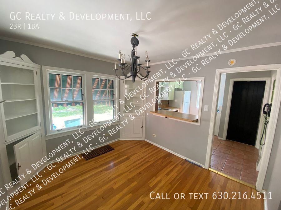 9211 S Sawyer Ave - Photo 3 of 12