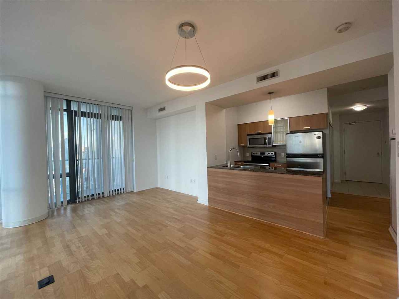 38 Grenville Street #4202