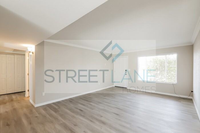 514 E Watson Dr - Photo 3 of 15