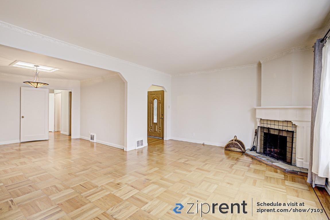 32 Saint Charles Ave - Photo 3 of 18