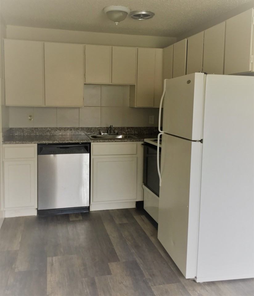 Surrey Square - Photo 3 of 23