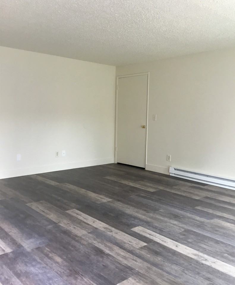 Surrey Square - Photo 7 of 23