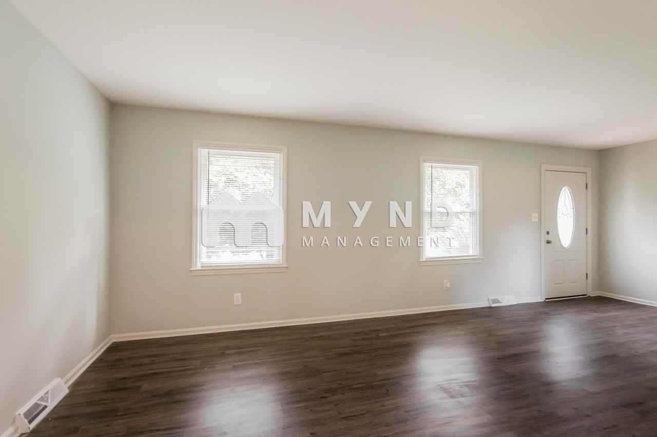 7400 Middlebury Pl - Photo 2 of 19
