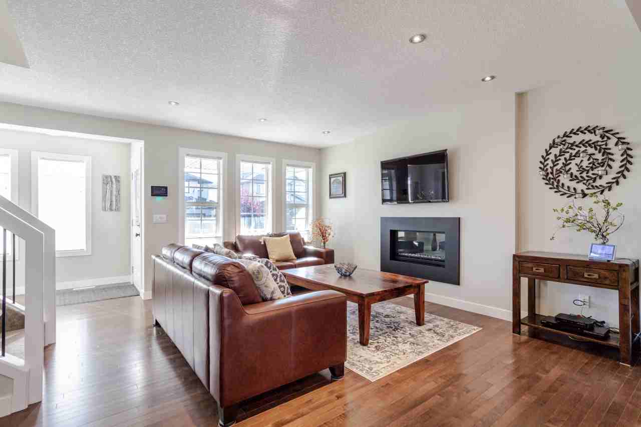 1020 177 St Sw #1 - Photo 3 of 42