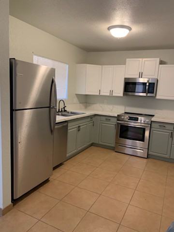 3308 E Presidio Rd #1 - Photo 3 of 10