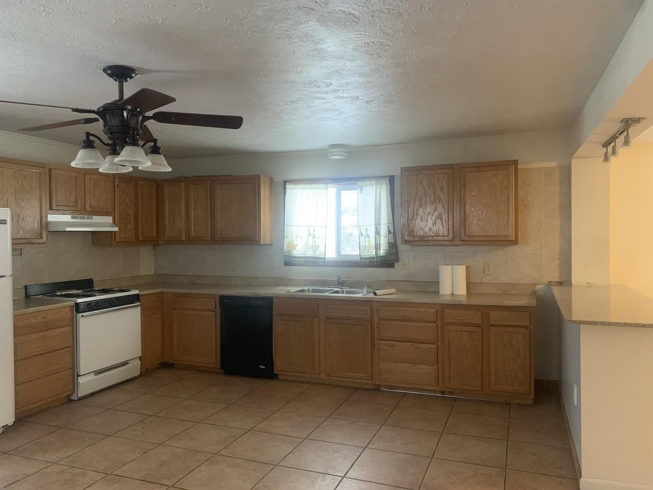 229 West 7th Street #1 - Photo 7 of 11