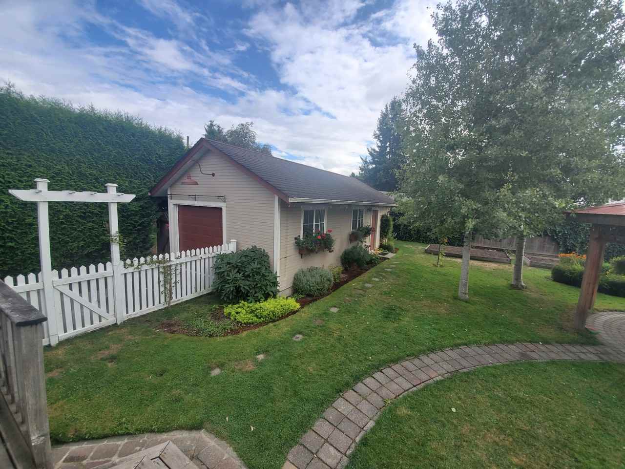 45608 Reece Avenue - Photo 5 of 19