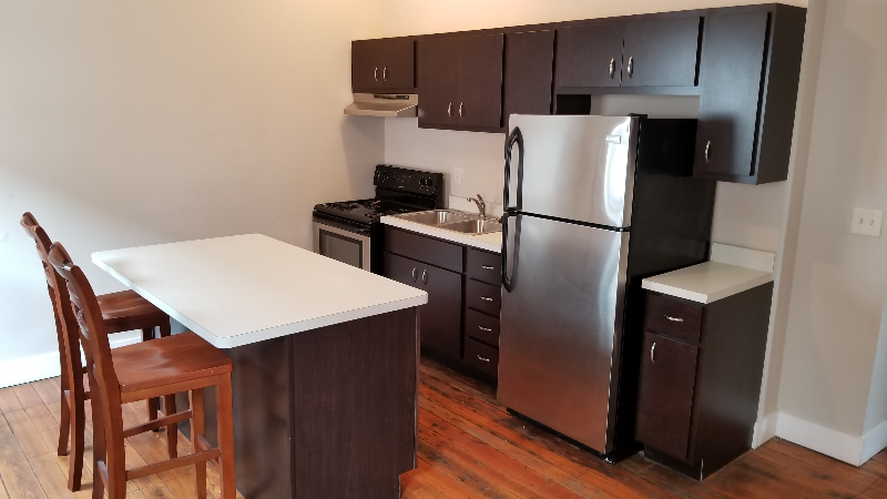 1641 Sycamore St - Photo 3 of 16