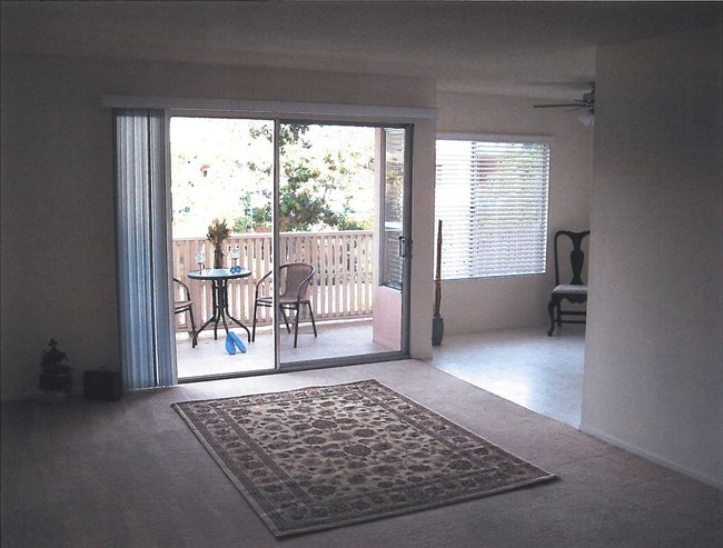 125 Nova Albion Way - Photo 3 of 5