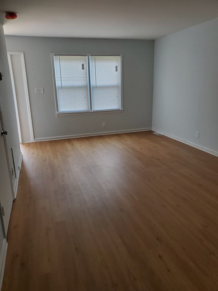 Glenwood Point Apartments - Photo 4 of 7