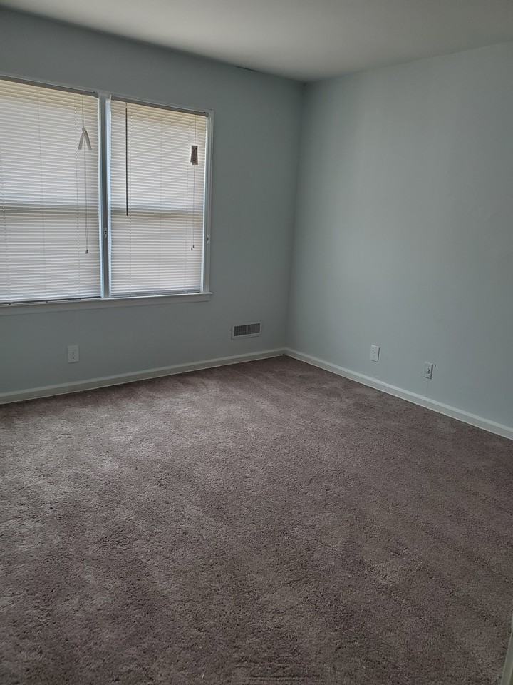 Glenwood Point Apartments - Photo 5 of 7