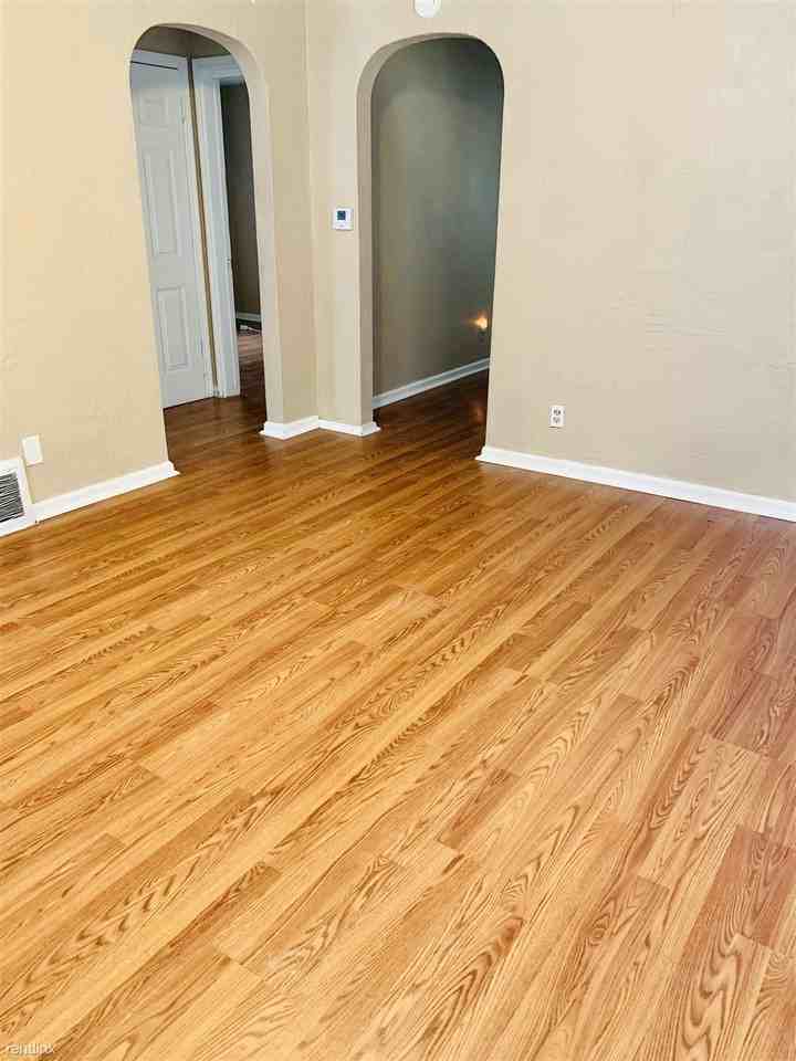 11403 E 10th St S - Photo 2 of 7