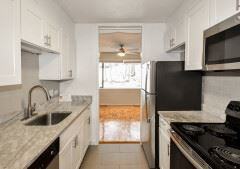 1530 Beacon St - Photo 3 of 15
