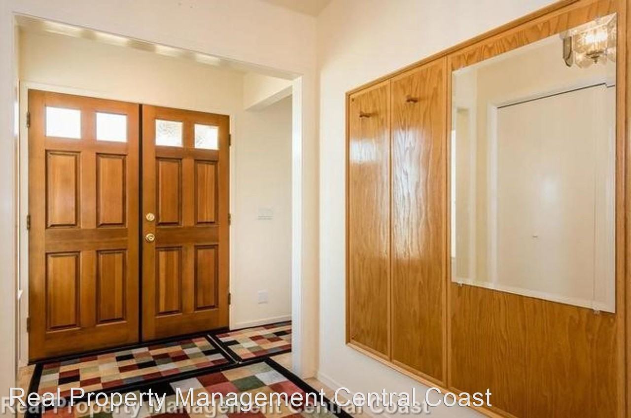 1372 Hillcrest Dr - Photo 3 of 24