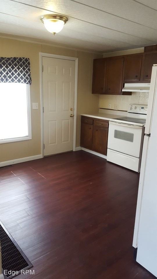 204 4th St Se - Photo 3 of 9