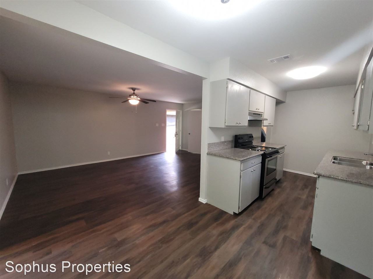 5827/5829 Sundance Lane - Photo 3 of 15