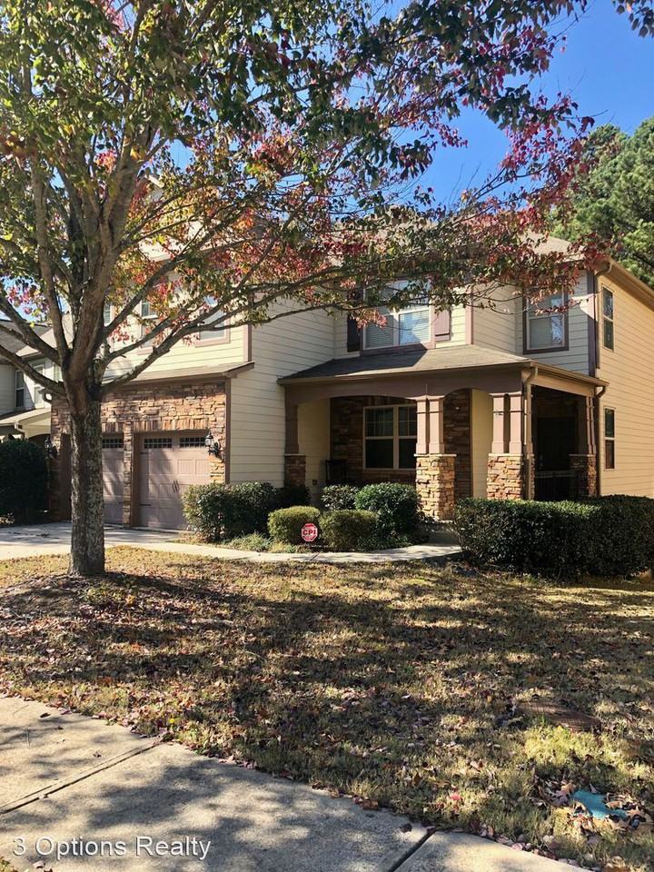 257 Shaw Dr - Photo 2 of 25