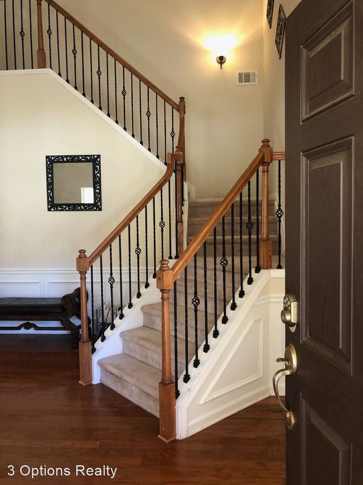 257 Shaw Dr - Photo 3 of 25