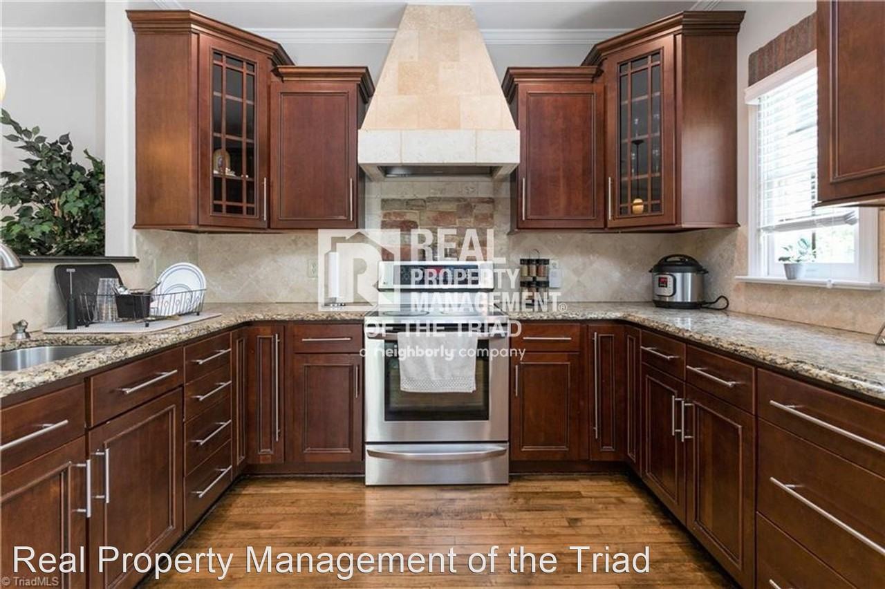 812 Pisgah Church Rd Ste A - Photo 3 of 41