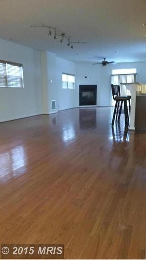 3373 Glebe Dr - Photo 2 of 11